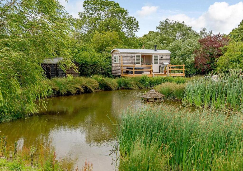 Charlton-on-Otmoor House | 1 Bed in Aylesbury oc-76403