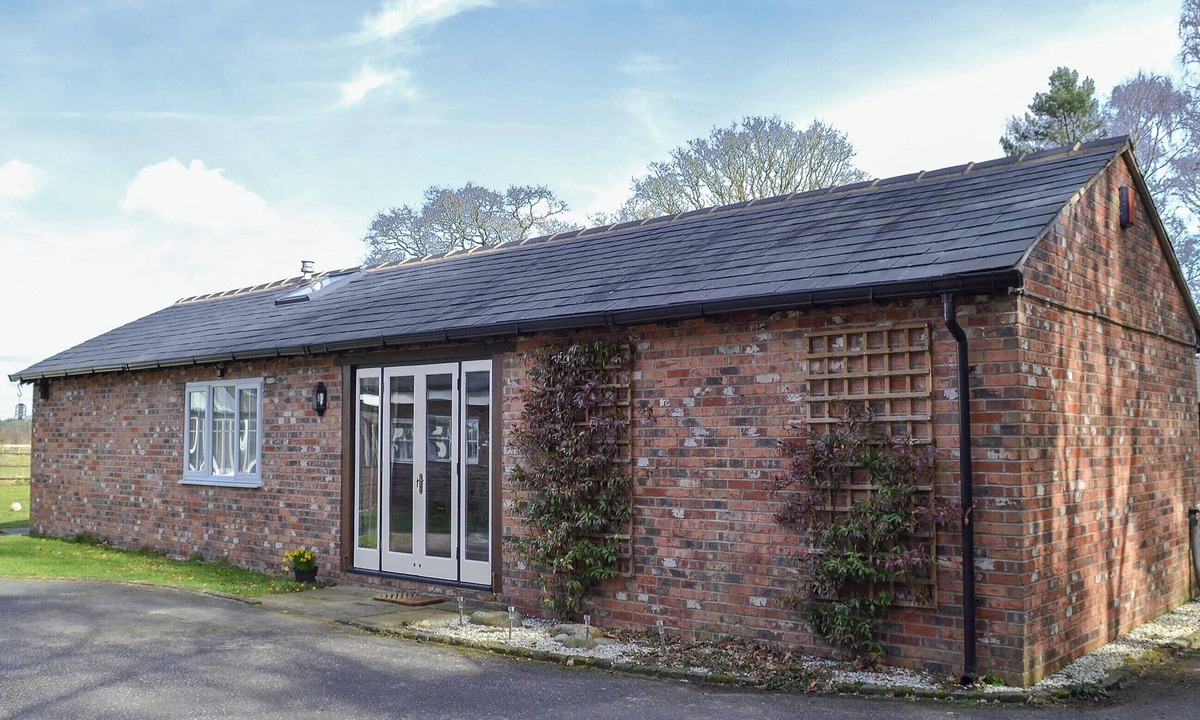 Tatton Park Cottage | 1 bedroom accommodation in Lower Withington, near Knutsford