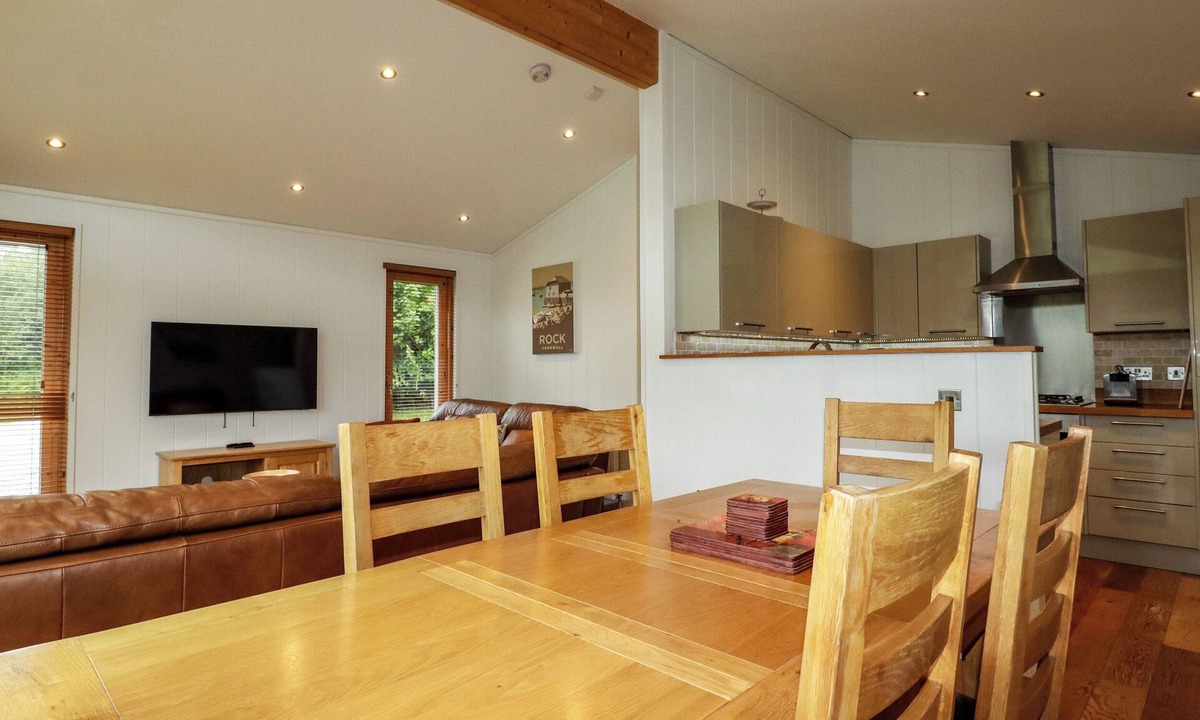 Looe Cottage | 1 Hedgerows