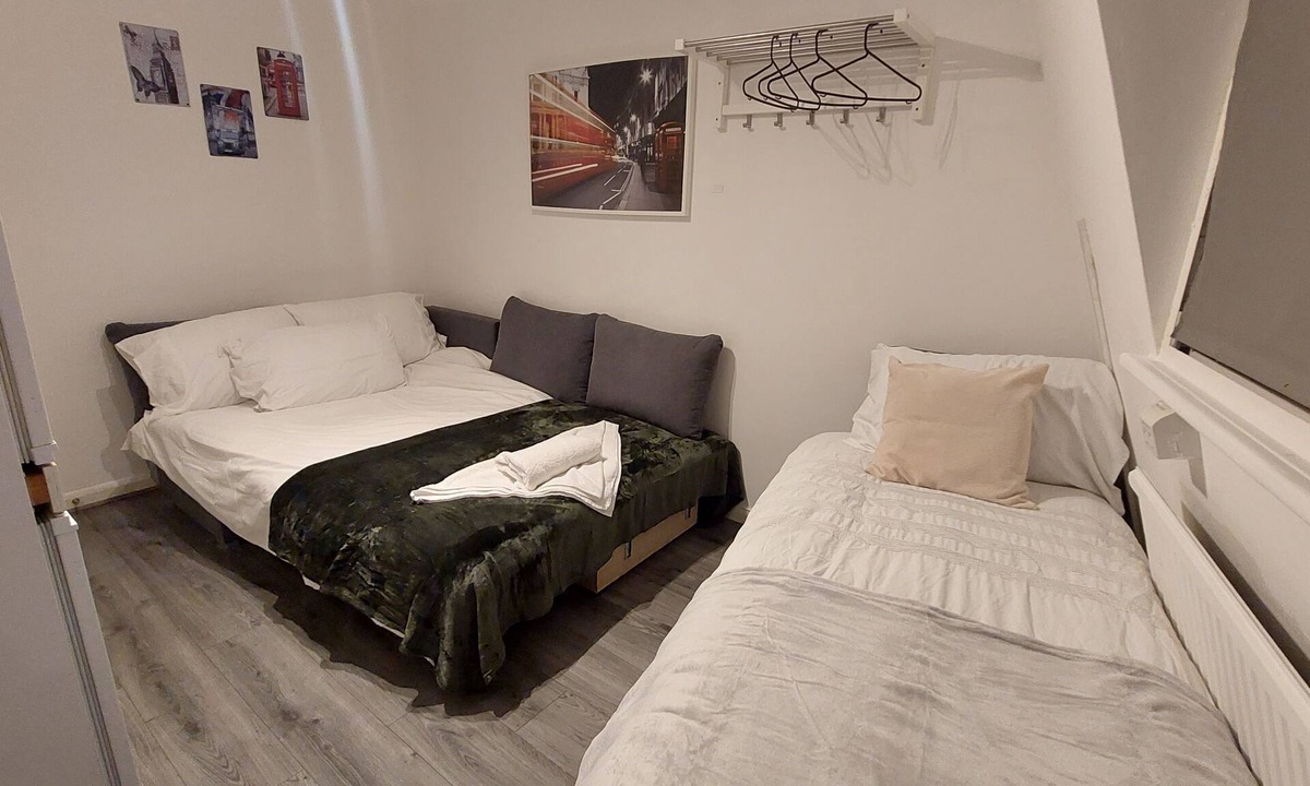 King's Cross Apartment | 2-Bed Apartment Sleeps 7 with Wi-Fi