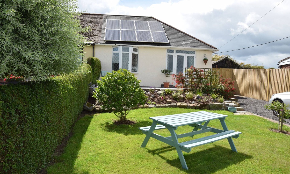 Tibshelf Cottage | 2-Bed Cottage - Sleeps4 - Garden - Bbq