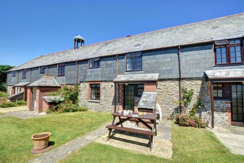Harlyn House | 2 Bed in Padstow oc-p00002