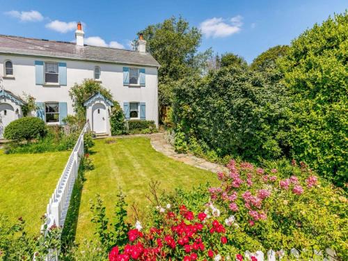 Sway House | 2 Bed in Sway oc-nfl43