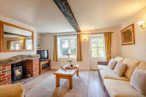 Irstead House | 2 Bed in Upton oc-867