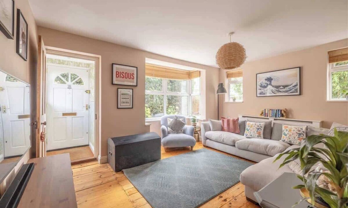 Eton Wick House | 2 Bed Staycation in Eton - By Tempstay