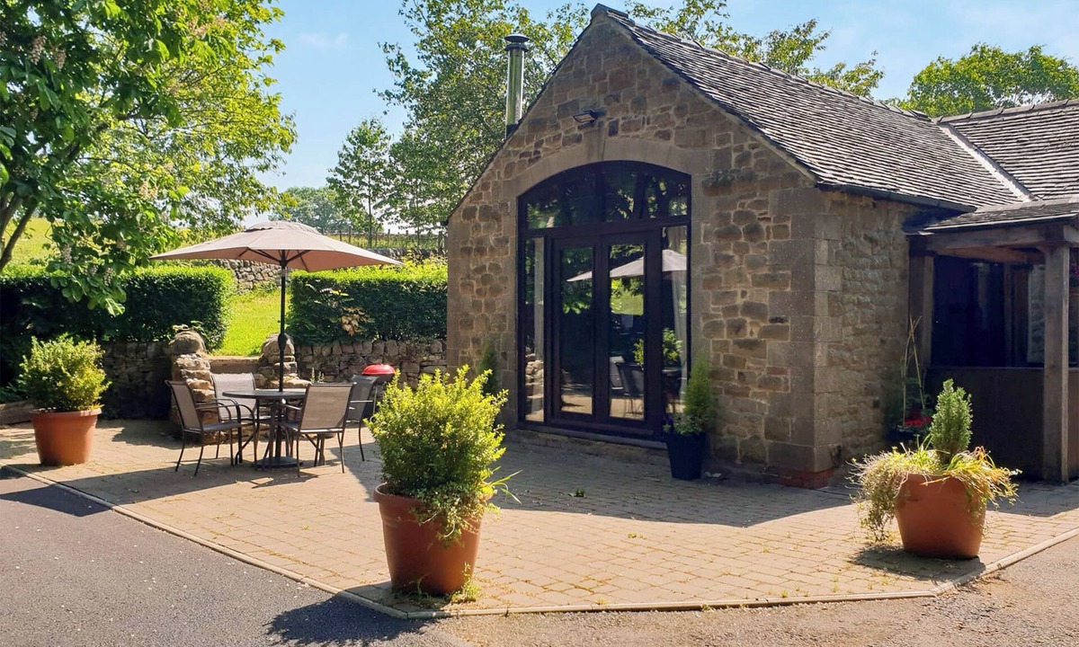 Holestone Moor Cottage | 2 bedroom accommodation in Lumsdale, Tansley Wood, near Matlock