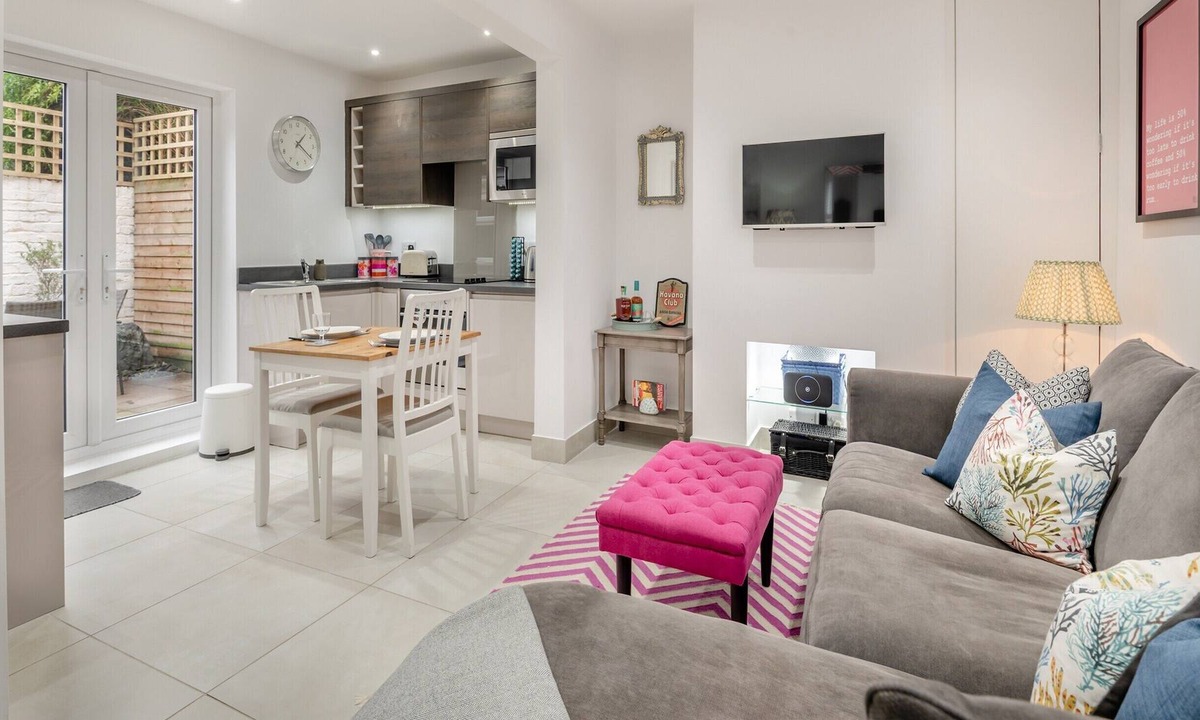Montpellier Cottage | 2 bedroom accommodation in Cheltenham