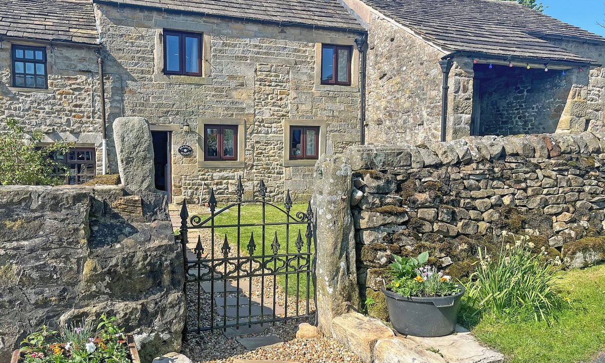 Harrop Fold Cottage | 2 bedroom accommodation in Harrop Fold, near Clitheroe