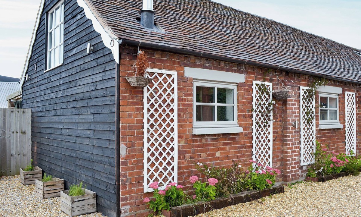 Nantwich Cottage | 2 bedroom accommodation in Wrenbury, near Nantwich