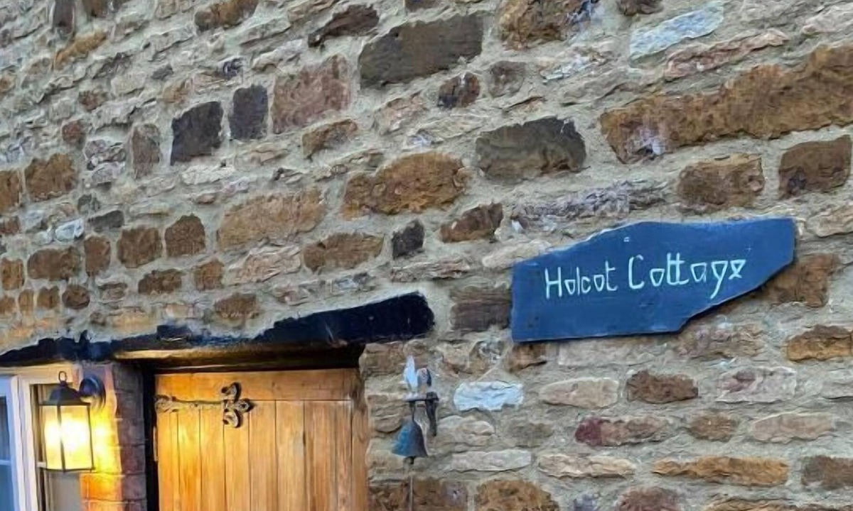 Holcot Villa | 2 Bedroom Holcot Cottage