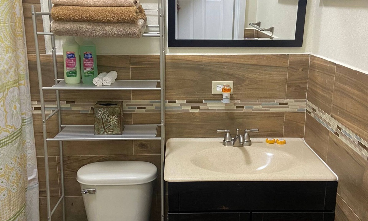 Coral Harbour House | 2-bedroom townhome in delightful Nassau with AC comfort