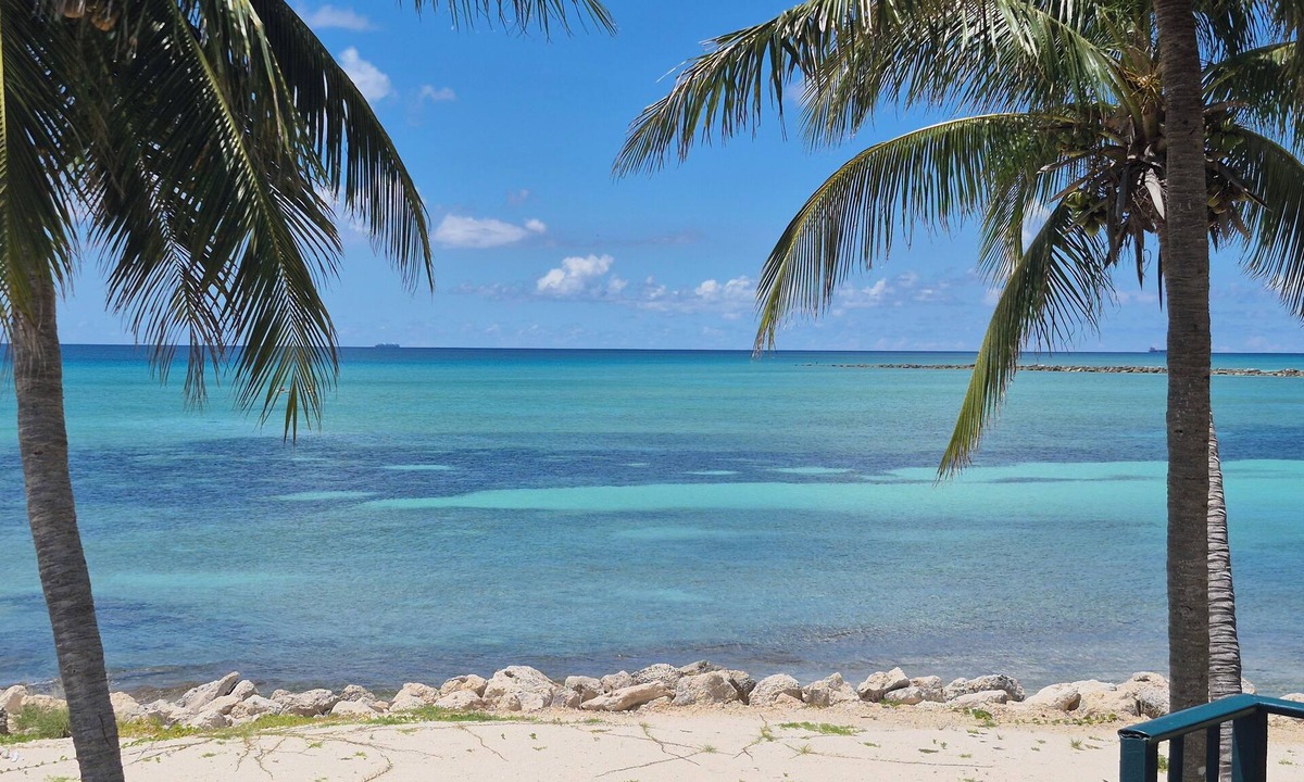 Bahamas Terrace Condo | 2-bedroom Townhouse in the Bahamas directly on the ocean, spectacular views.