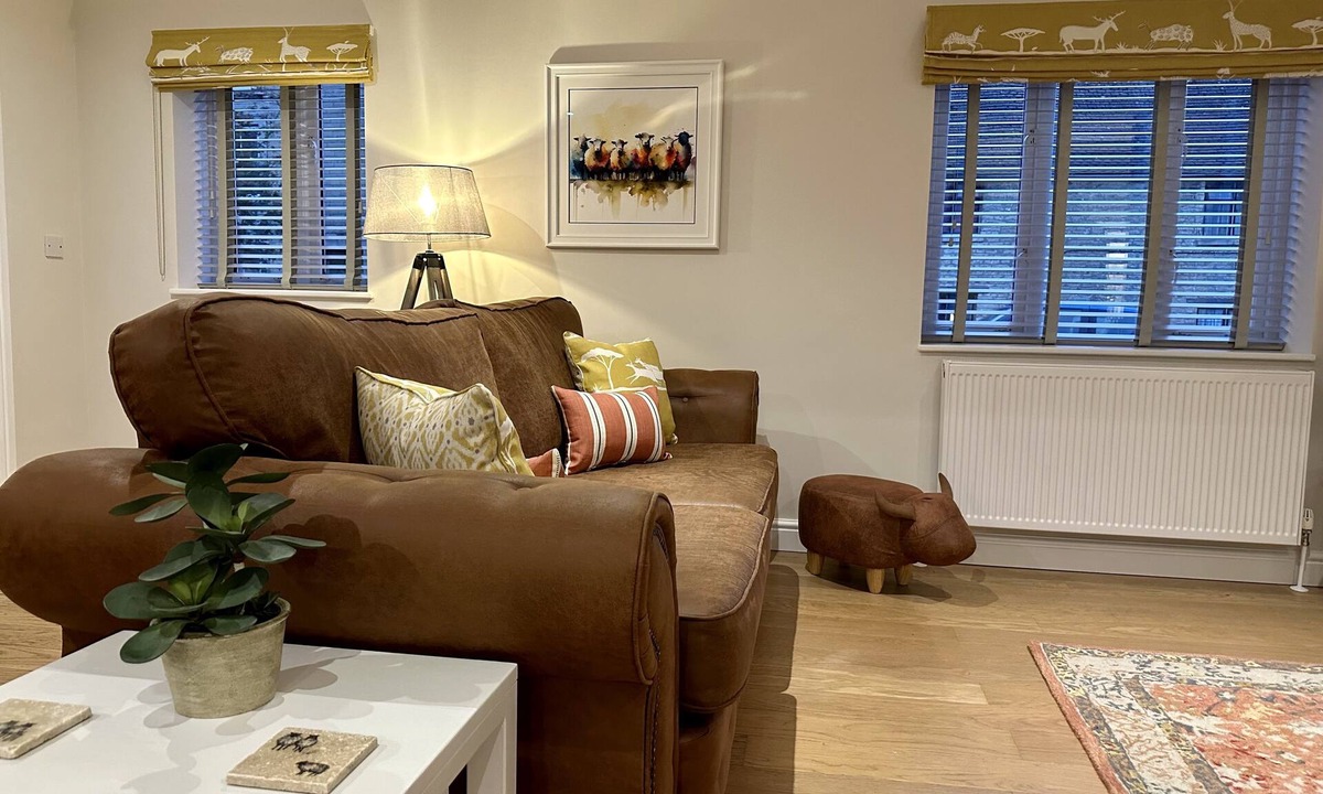 Northleach Cottage | 2 beds 2 bathrooms dog friendly cottage