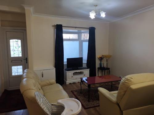 Stratford House | 3 Bed House - Sleeps 6 - Garden - Central London