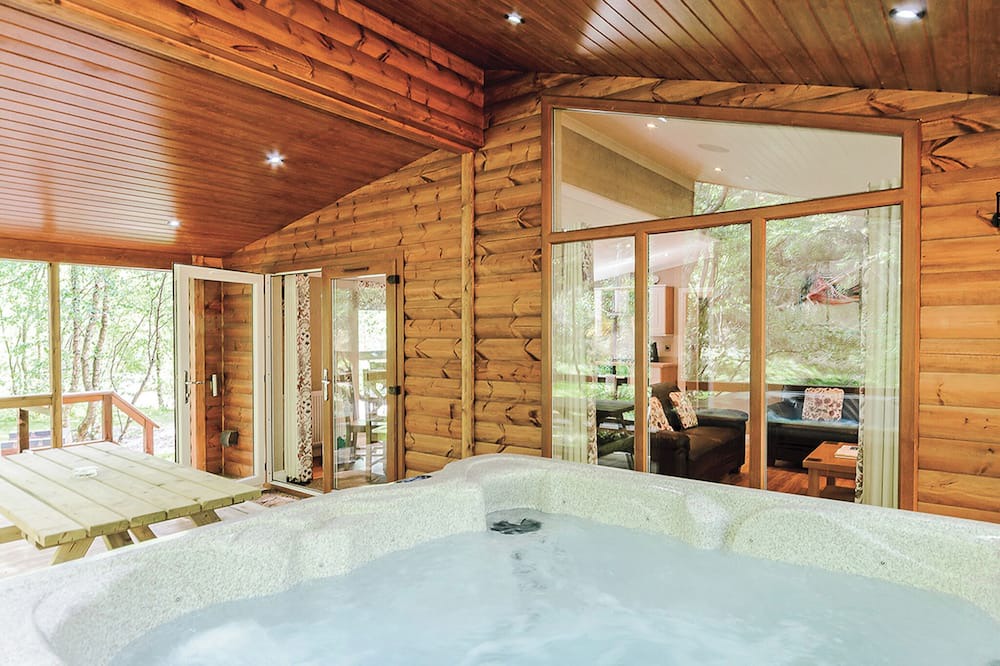 Freehay Ski Chalet | 3 bedroom accommodation in Freehay, Cheadle