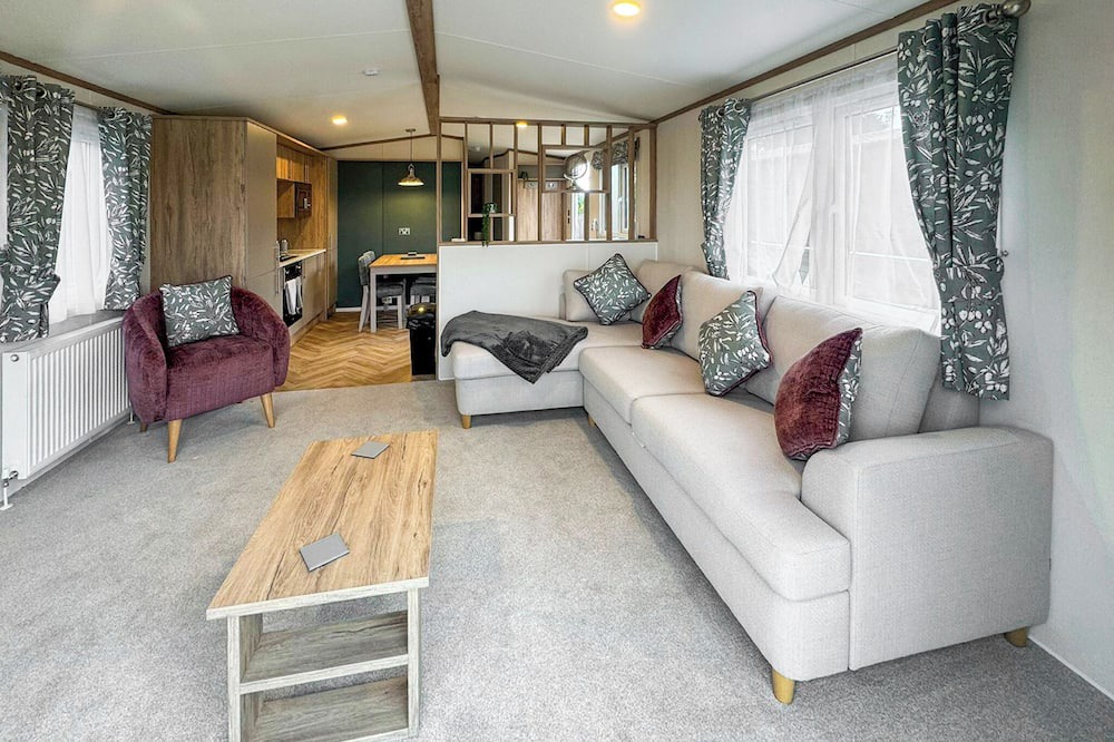 Congleton Ski Chalet | 3 bedroom accommodation in Eaton, Congleton
