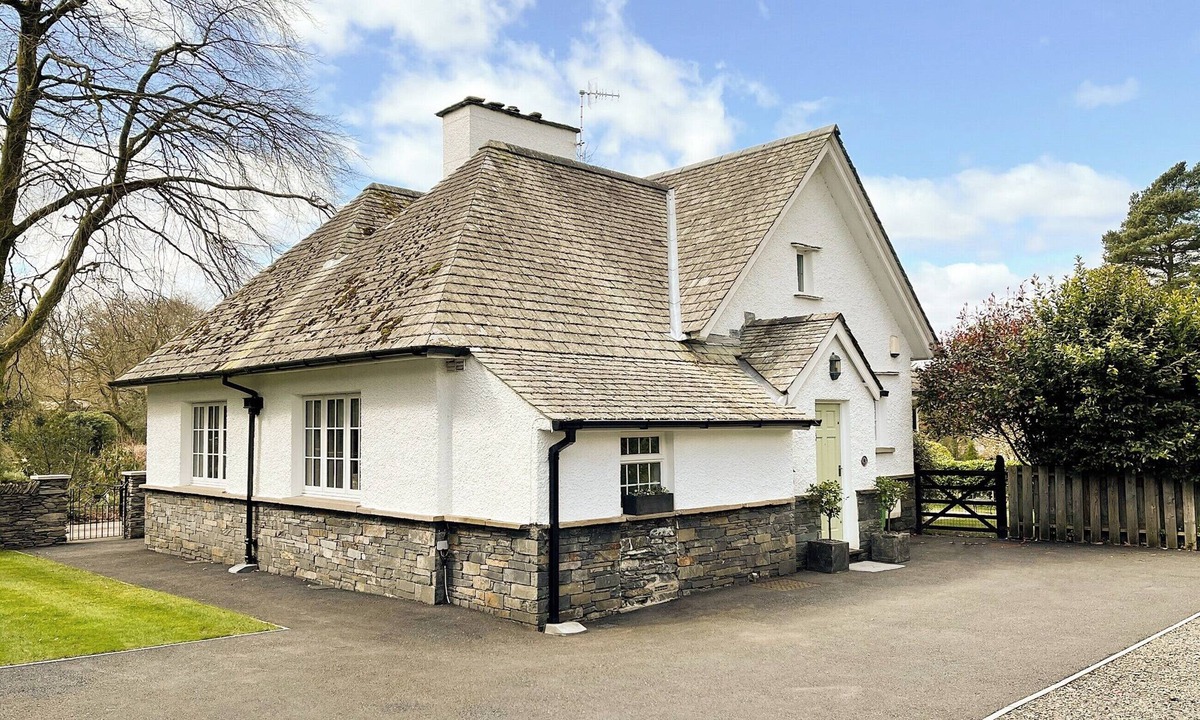 Windermere Cottage | 3 bedroom accommodation in Bowness-on-Windermere, near Windermere