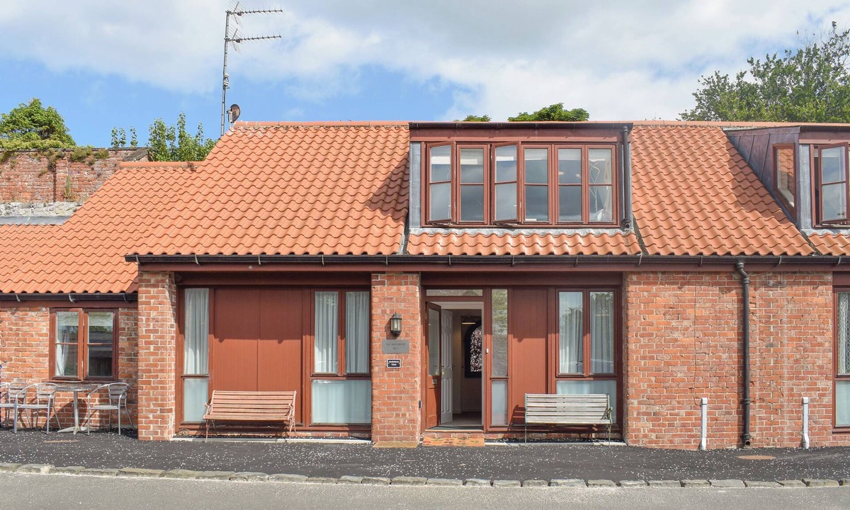 Waren Mill Cottage | 3 bedroom accommodation in Waren Mill, near Bamburgh