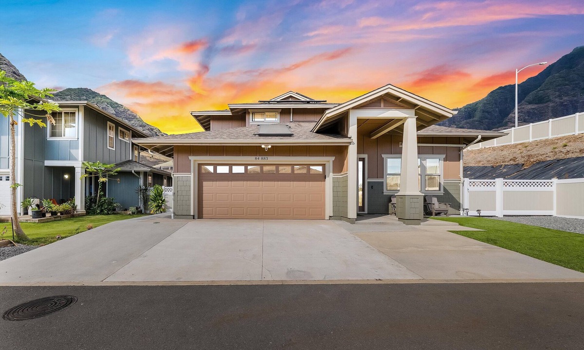 Makaha Valley House | 3-bedroom house in Mākaha Valley with possibility to add ADU if available