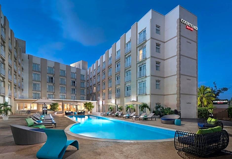 Downtown Nassau Hotel | 3-Star Hotel ∙ Courtyard by Marriott Nassau Downtown/Junkanoo Beach