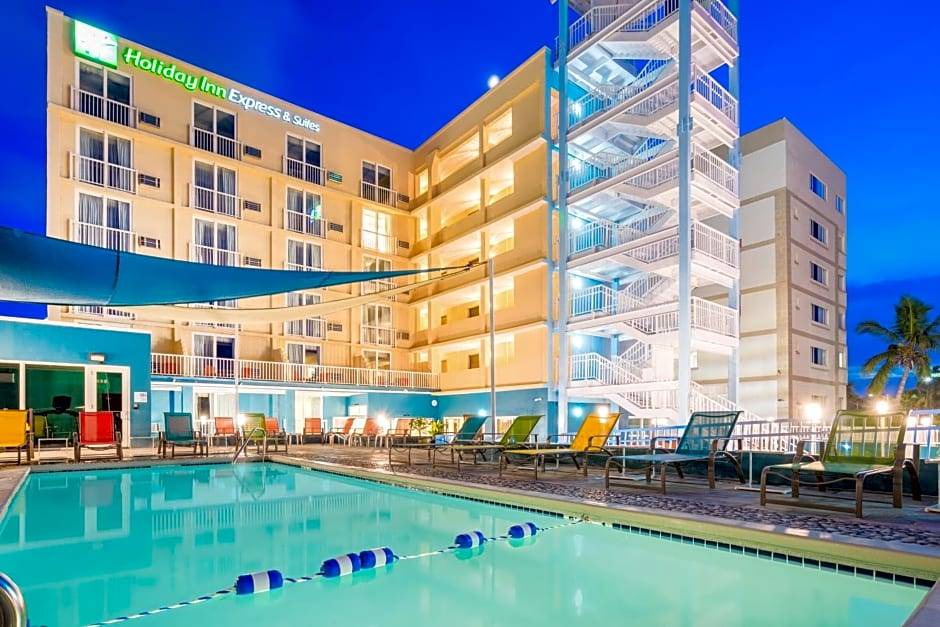 Downtown Nassau Hotel | 3-Star Hotel ∙ Holiday Inn Express & Suites Nassau, an IHG Hotel