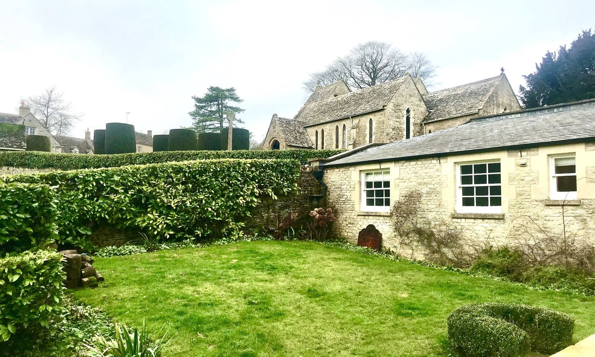 Duntisbourne Abbots Apartment | 30% Discount Beautiful converted studio apartment in idyllic Cotswold village!