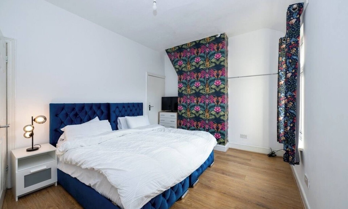 Stoke-on-Trent House | 3br-7guests-freeparking-pets-towncentre