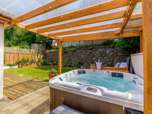 Okehampton House | 4 Bed in Okehampton oc-83785