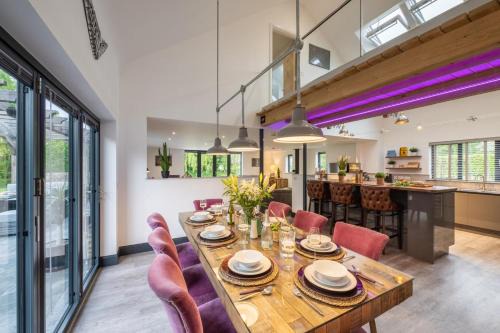 Haverhill House | 4 Bed in Steeple Bumpstead oc-hatch