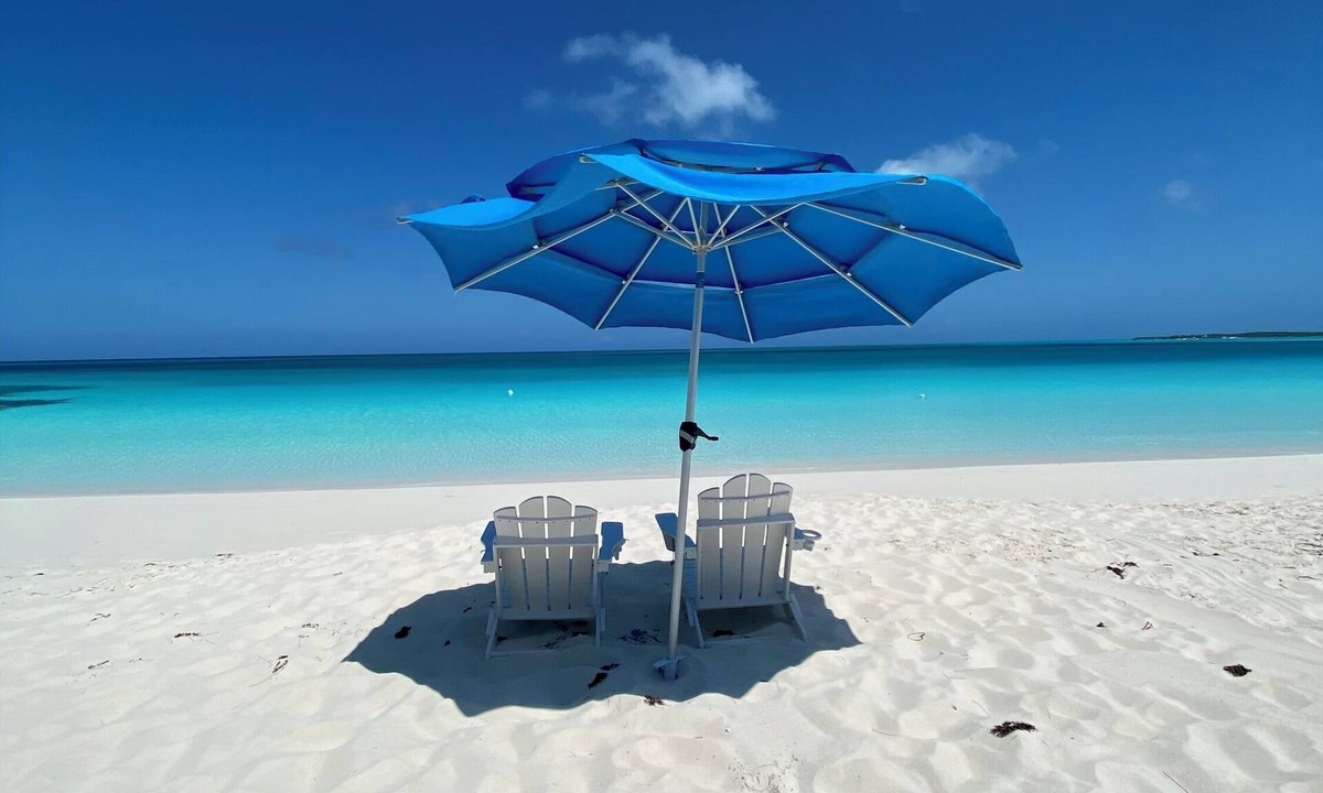 Stella Maris House | 4-bedroom 3 bathroom house in stella maris near all the beaches and amenities