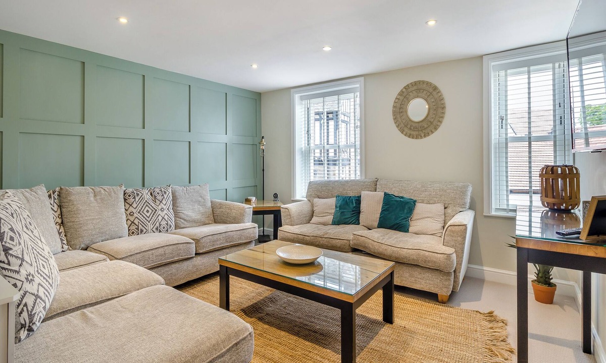 Ault Hucknall Cottage | 4 bedroom accommodation in Chesterfield
