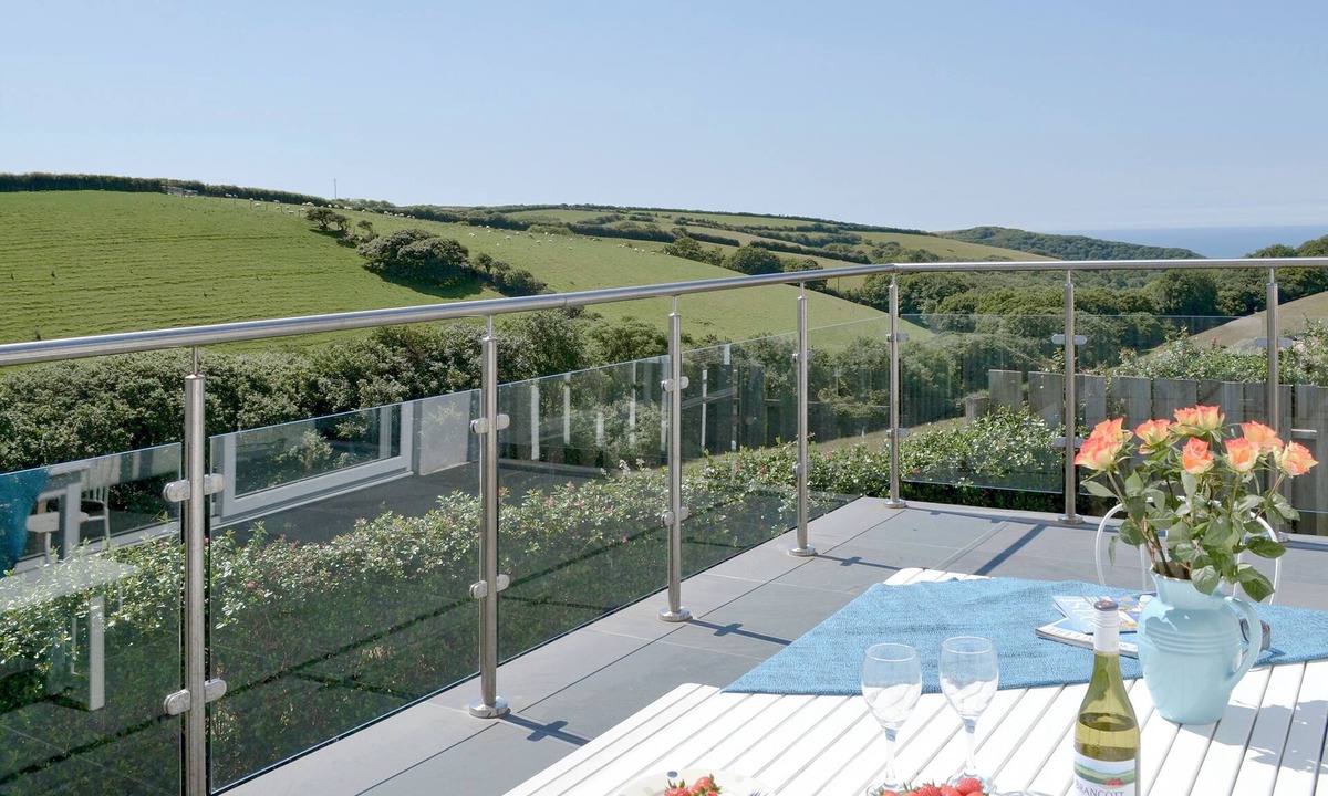Saint Gennys Cottage | 4 bedroom accommodation in Crackington Haven, near Bude