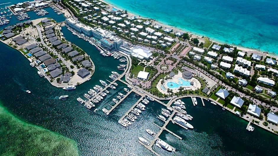 Alice Town Hotel | 4-Star Hotel ∙ Hilton at Resorts World Bimini
