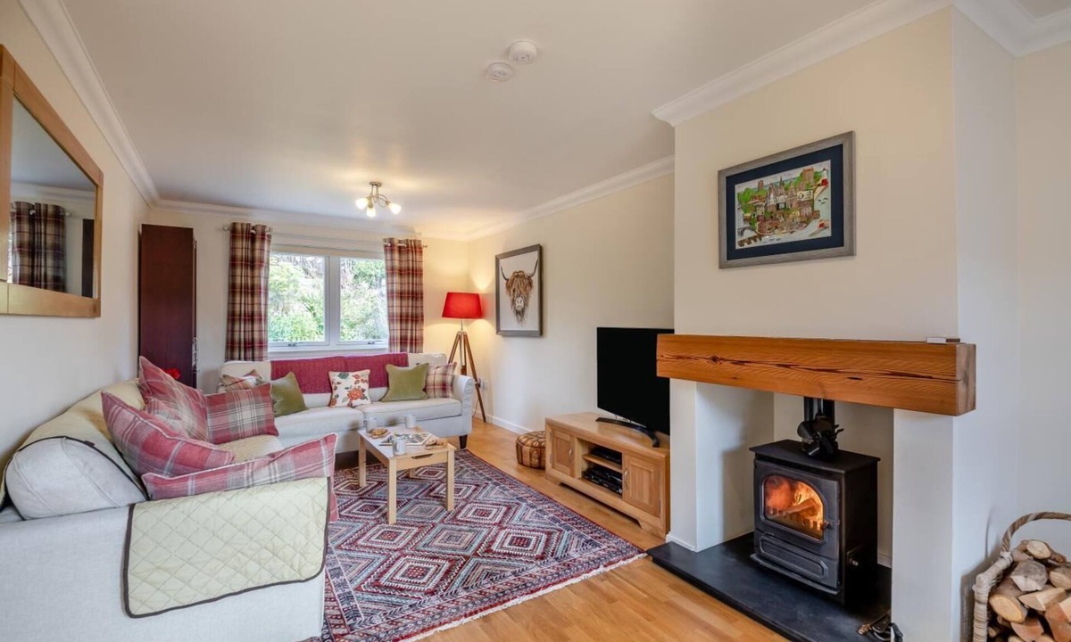 Swinton Cottage | 5 Bed in Swinton (oc-t32750)