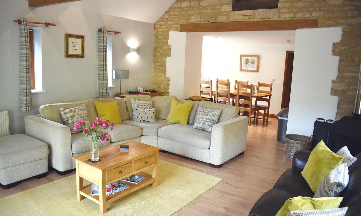 Compton Abdale House | 5* Gold Award Barn Conversion at the Heart of The Cotswolds