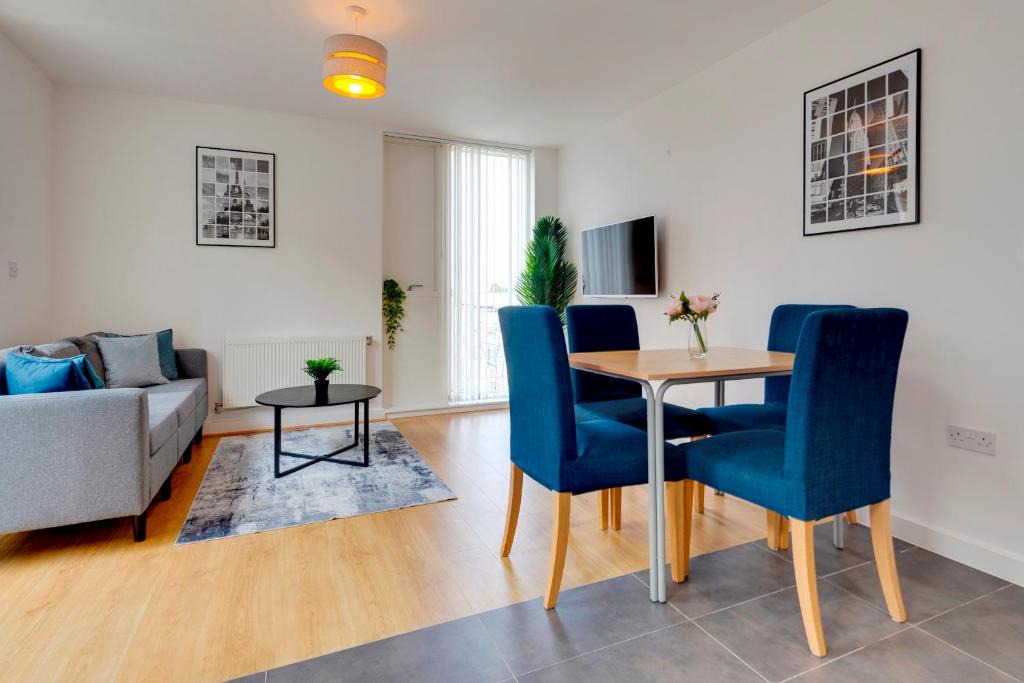Trumpington Apartment | 54 Woodpecker Way · Modern apartment near Addenbrookes Free parking Pass the Keys