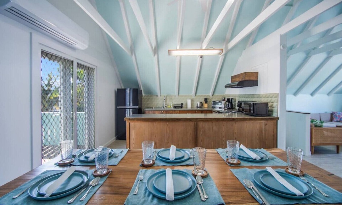 Westward Villas Subdivision Villa | 5Min Walk To BEACH/Cozy Townhouse #2 Near BAHA MAR