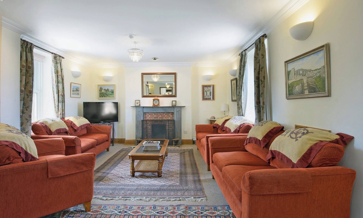 Langton Matravers Cottage | 7 bedroom accommodation in Acton, near Langton Matravers