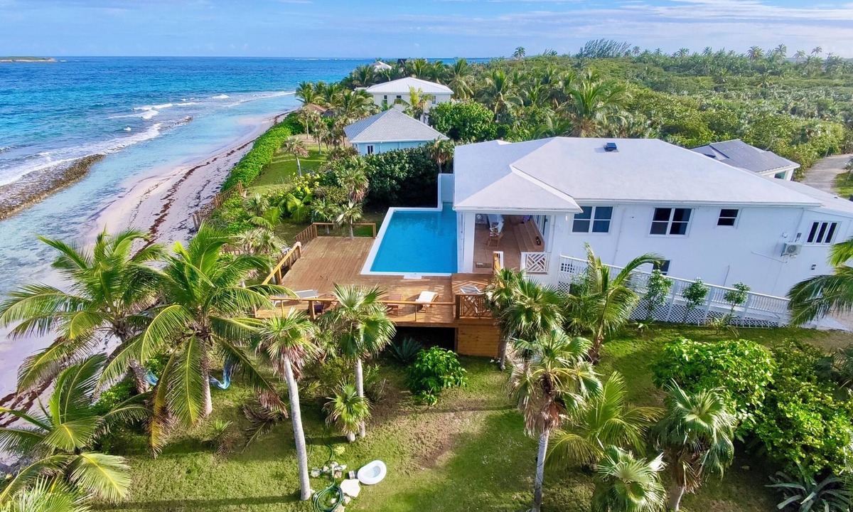 Double Bay House | 8-bedroom Ocean Front in Double Bay Eleuthera with NOT a heated pool