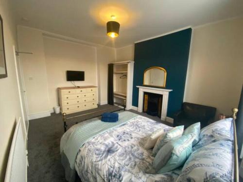 Kettering House | 8 Bedroom House For Corporate Stays in Kettering