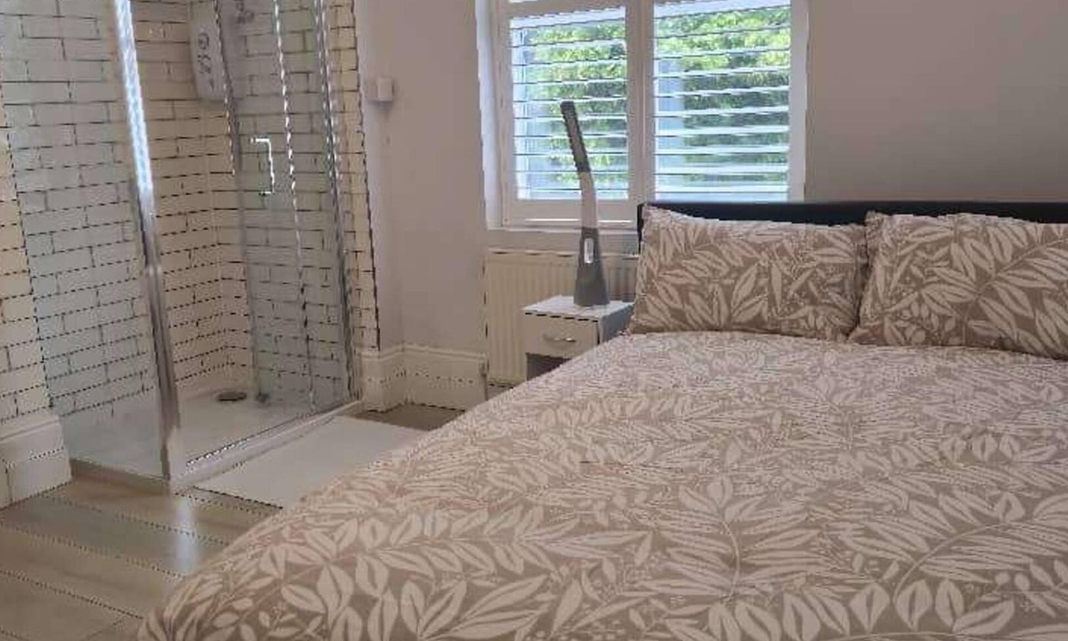 Haydock House | 8 Guests - Free Parking - Full Equipped House