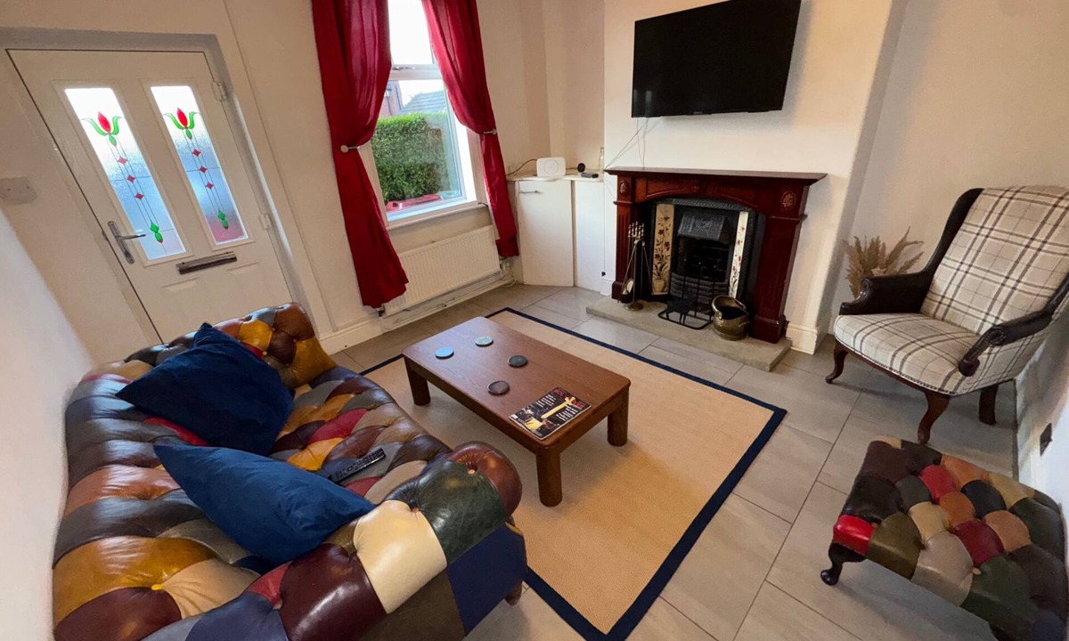 Ault Hucknall House | a quiet semi rural property located in bolsover