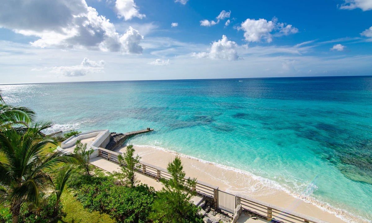 Westwind Apartment | A SCENIC New Beachfront Listing in The Bahamas! 3W