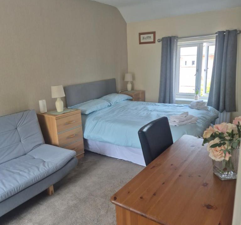 Wrexham House | ACCOMADATION WREXHAM