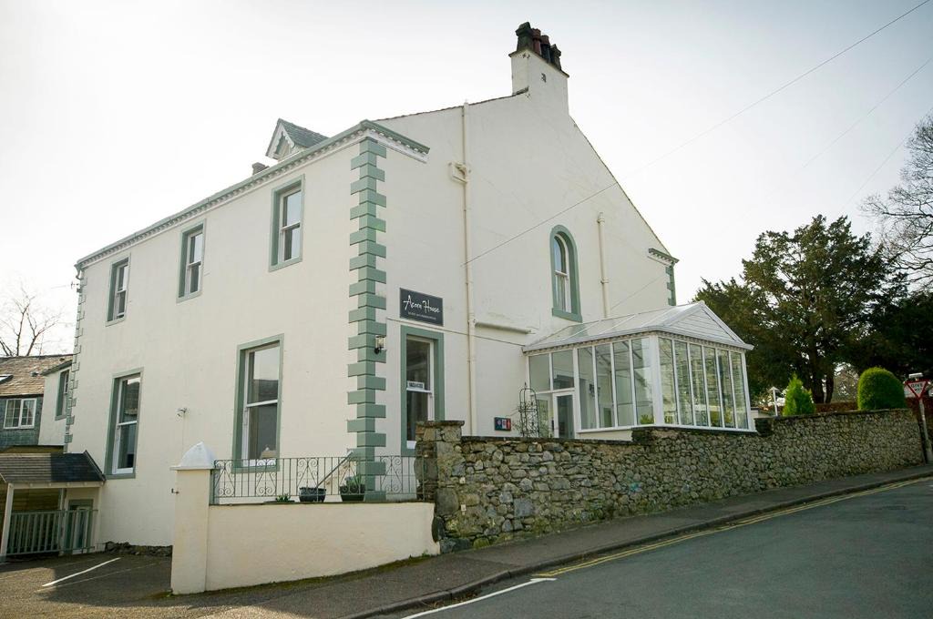 Keswick House | Acorn House