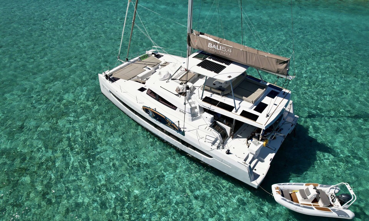 Staniel Cay Boat Rental | All inclusive Luxury Sailing Charter Catamaran With Crew 4 bedrooms 8 guests.