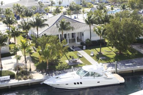 Alice Town House | Amamare Waterfront Villa | Pool + Private Dock
