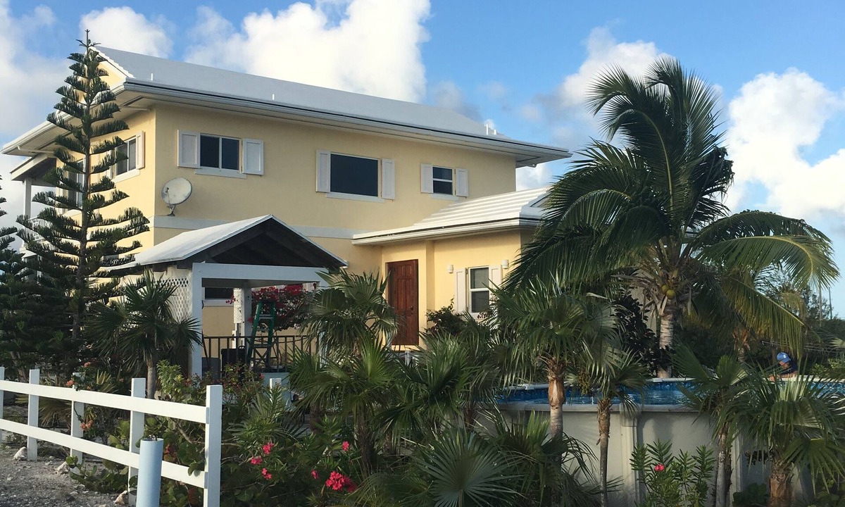 William's Town House | Amazing Tropic Of Cancer Beach Area Enjoy Sea Breeze