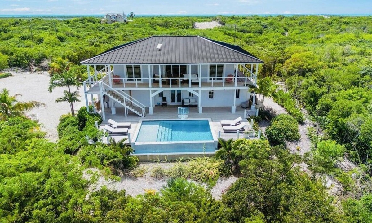 Hartswell Villa | Amazing view, two king bedroom w/ensuite bathrooms. Private heated pool
