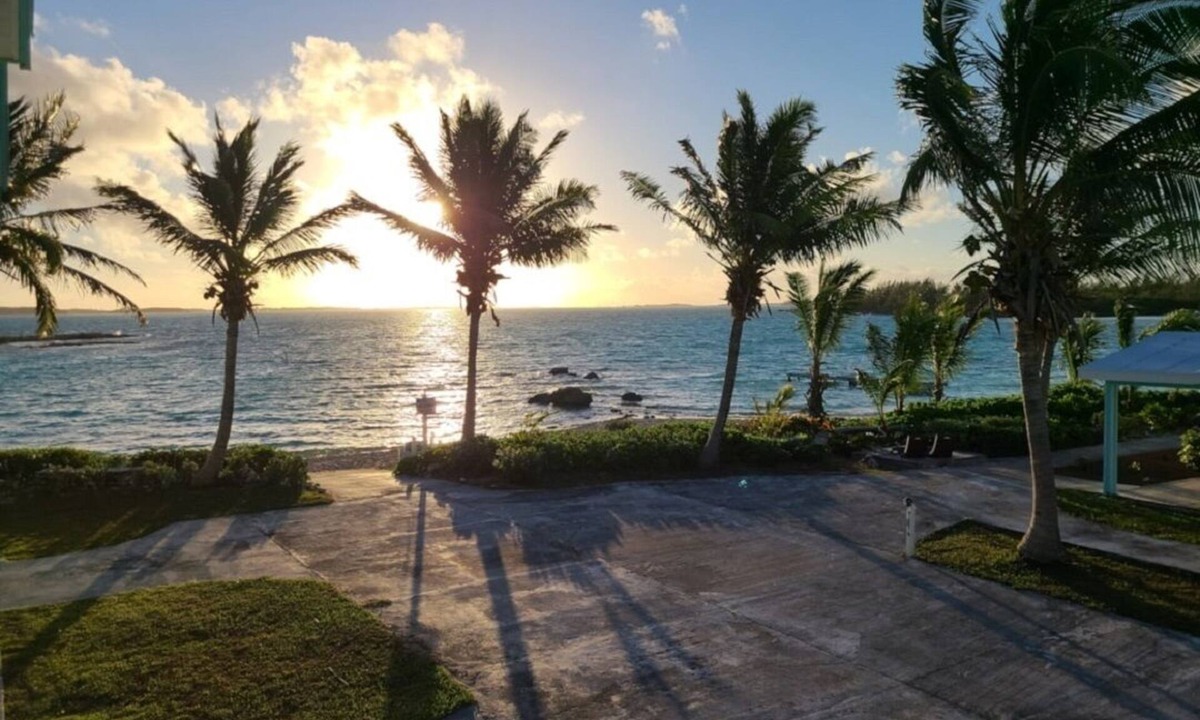 George Town Villa | Amazing Views at Beachfront Villa - sleeps up to 6 adults